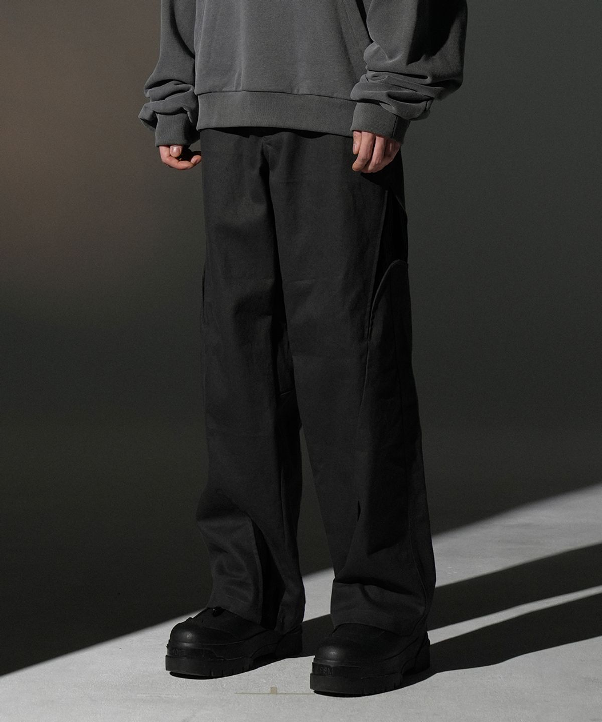 그레일즈(GRAILZ) HYBRID CORDUROY PANTS [BLACK]