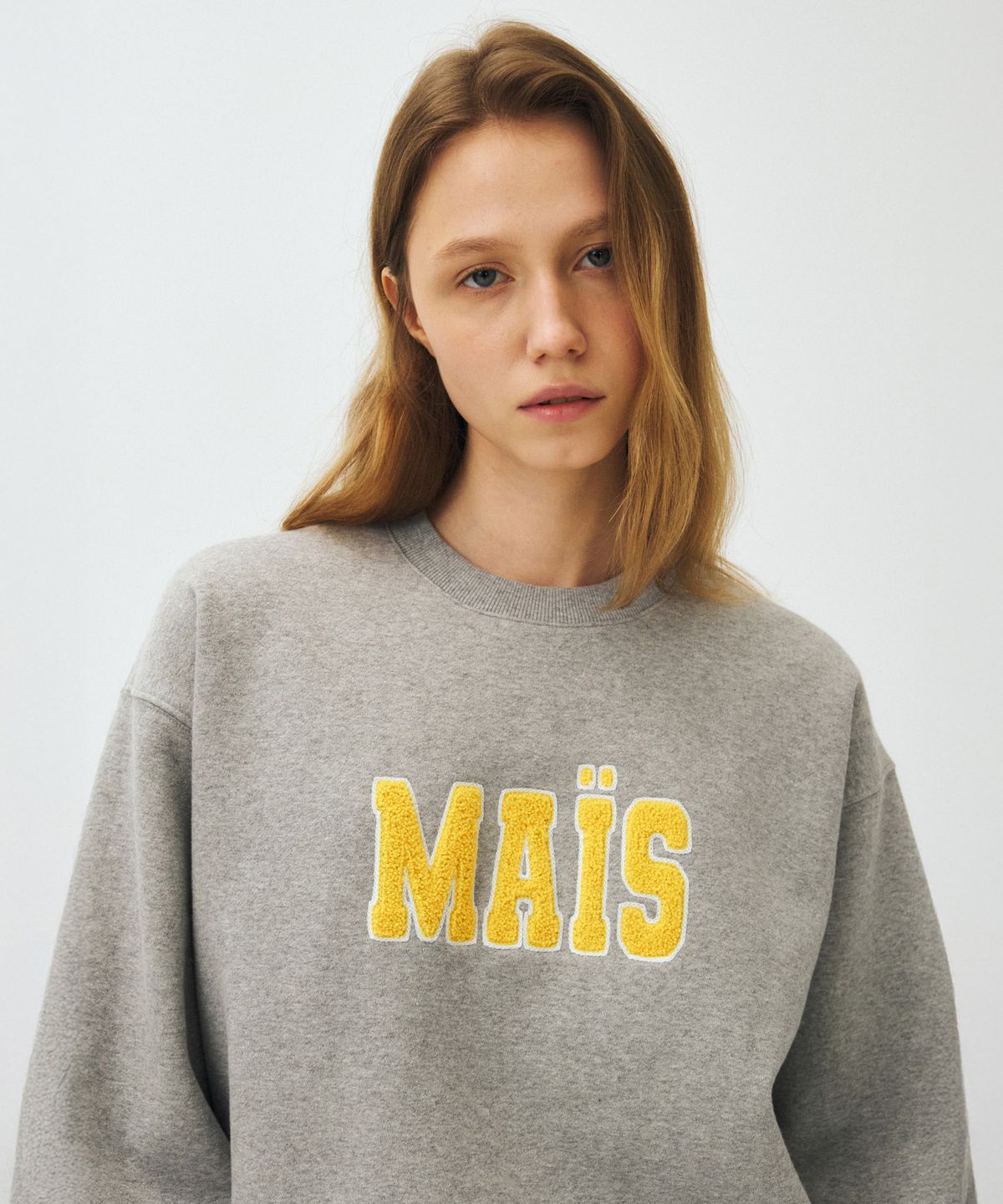 마이스(MAIS) MAIS BOUCLE LOGO SWEAT SHIRT / GRAY