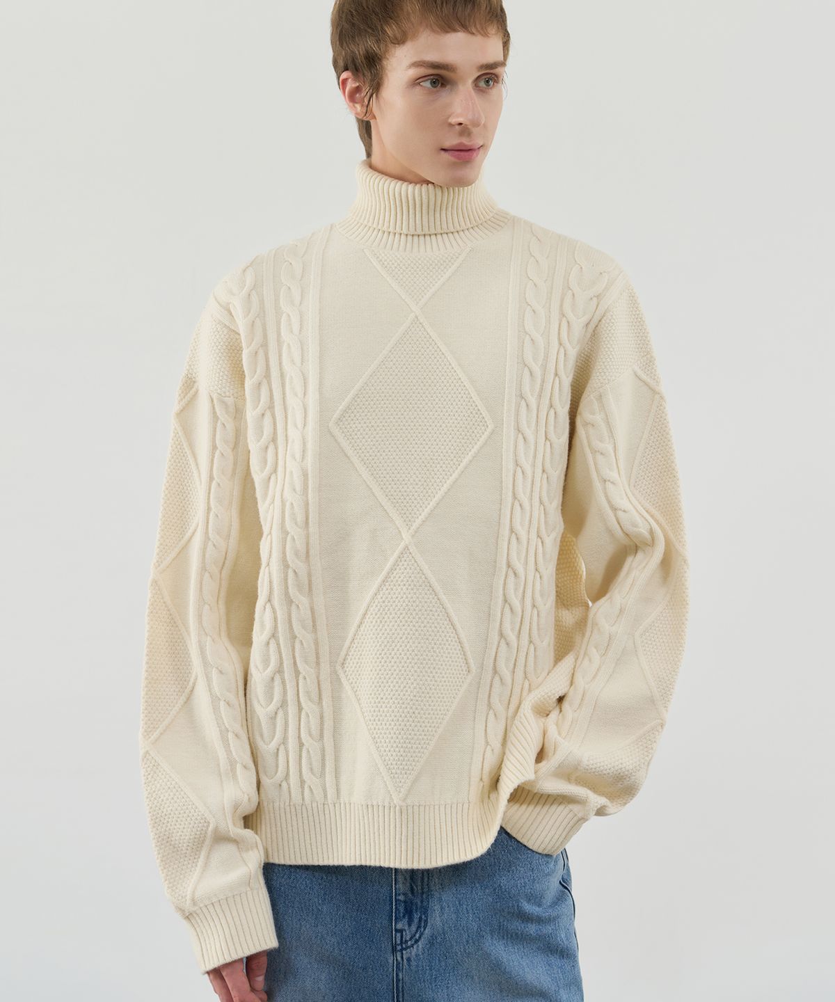 드로우핏(DRAW FIT) 소프트 PBT 케이블 터틀넥 니트 [IVORY]