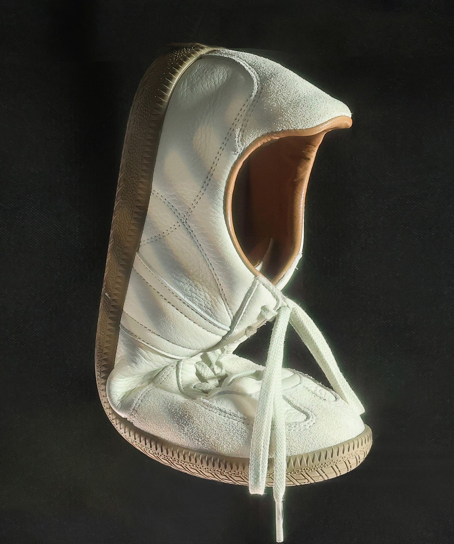 MUSINSA公式 | YASE Grima 8 Hole German Army Sneakers Ivory