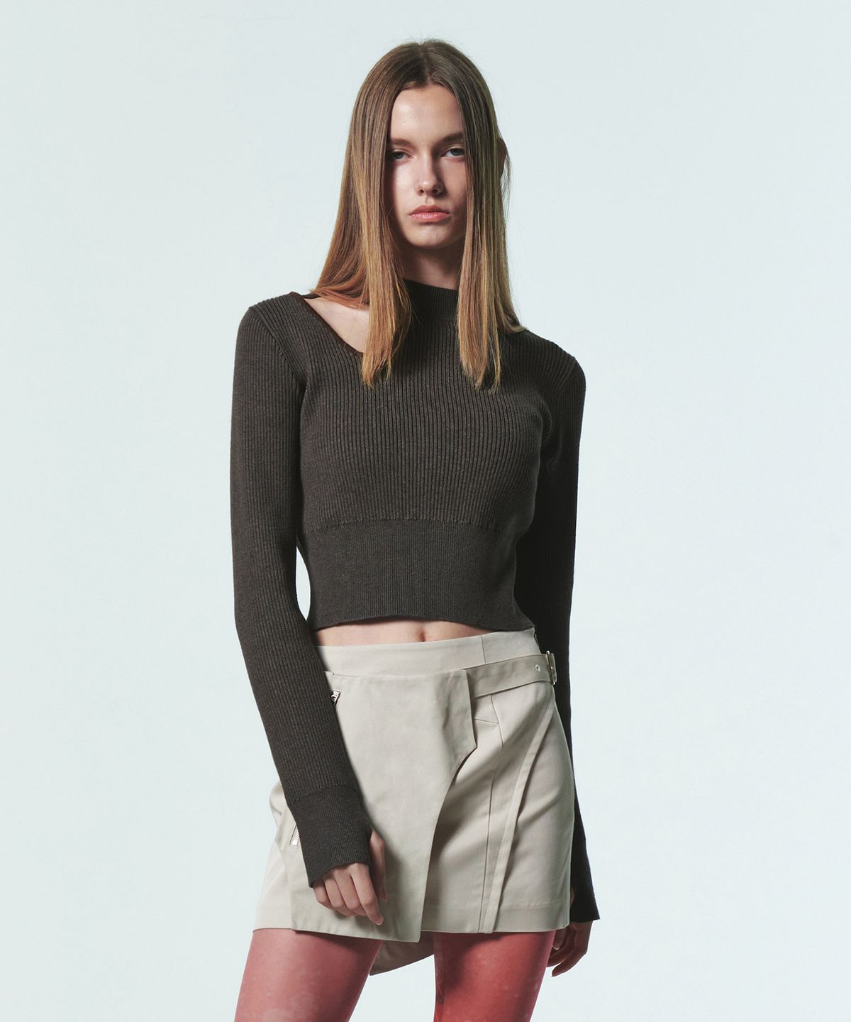 커렌트(CURRENT) CUT OUT DETAIL KNIT TOP [DARK BROWN]