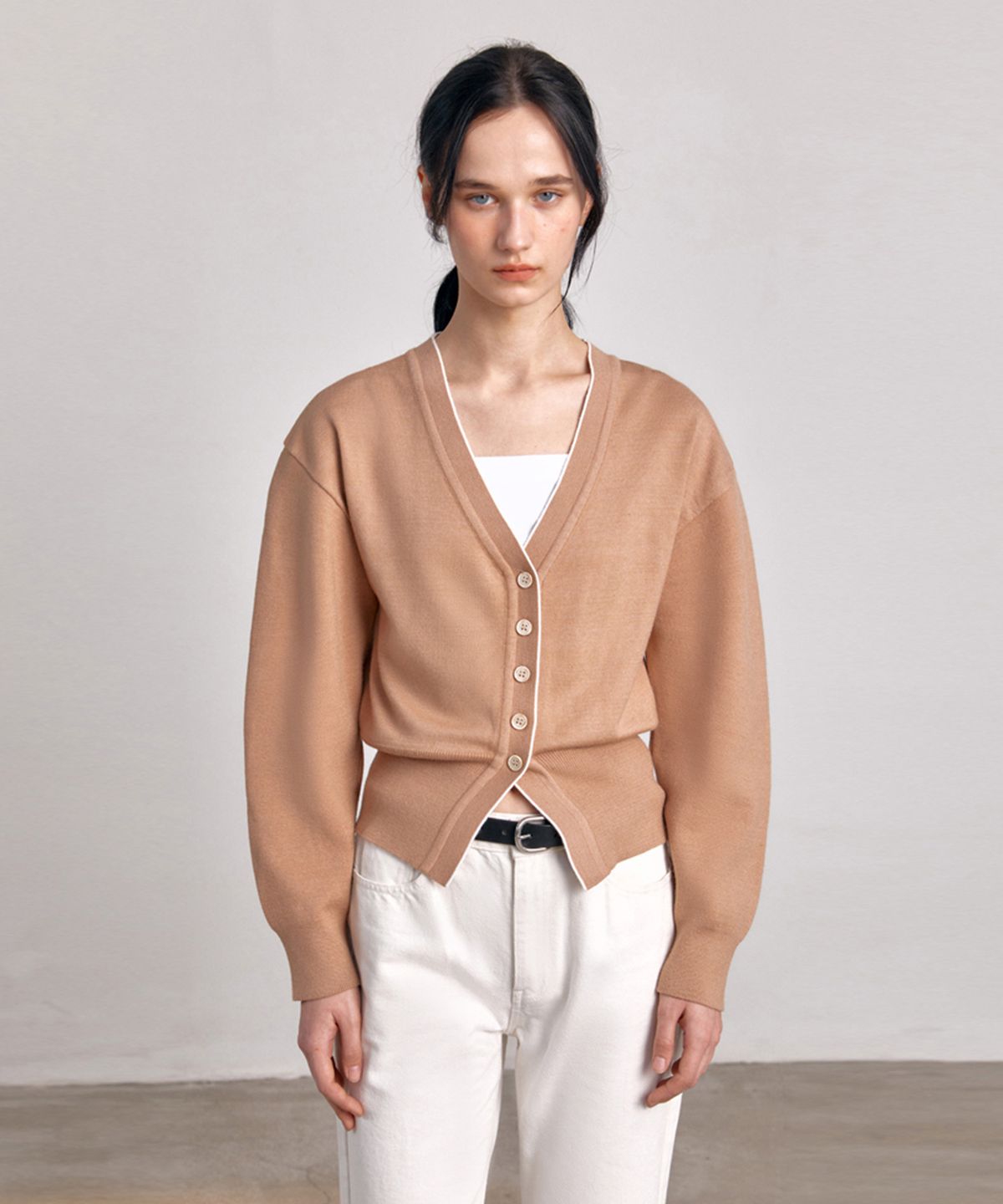 아바몰리(AVA MOLLI) BALLON SLEEVE CARDIGAN (BROWN)