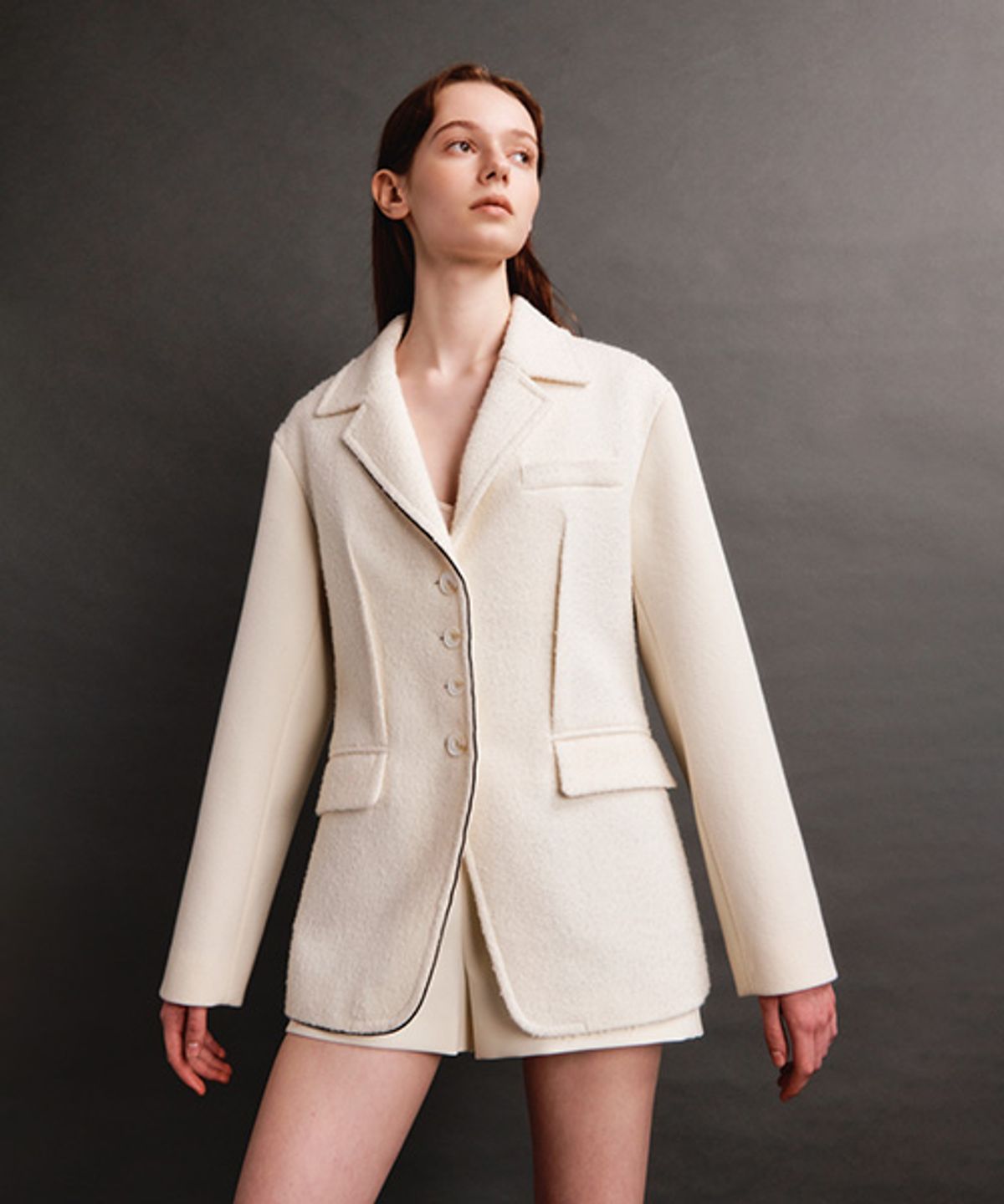 아바몰리(AVA MOLLI) PREMIUM FANCY BLOUZER (IVORY)