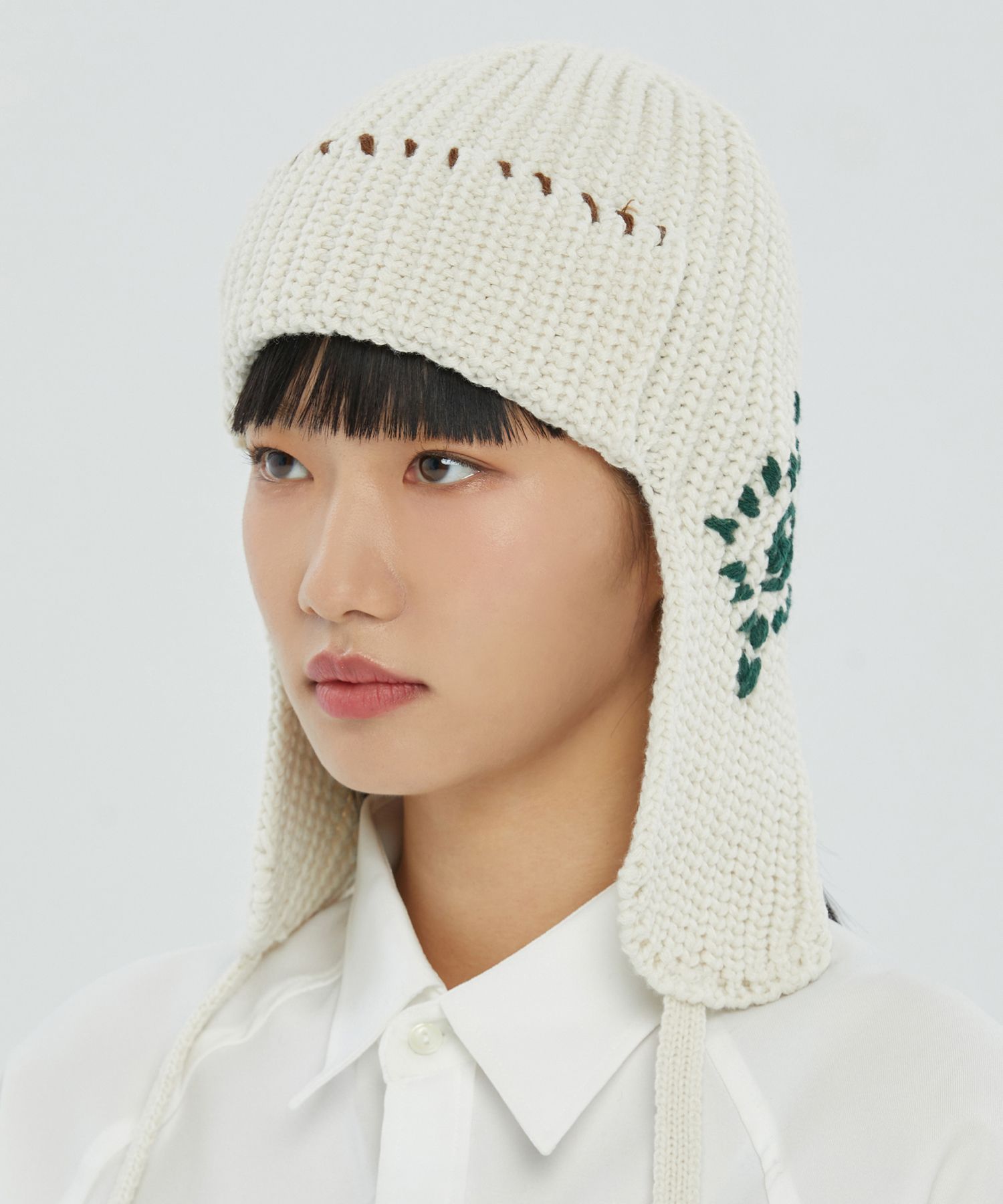 [ROMANTIC CROWN]★HAND STITCH KNIT TROOPER HAT MUSINSA | ROMANTIC CROWN Hand-stitched knit trooper hat_oatmeal