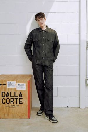 707 논페이드 핀턱 데님 팬츠 - 흑청