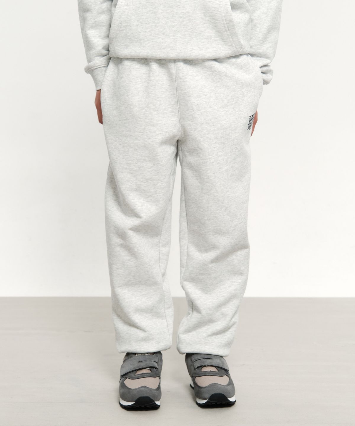 마리떼 키즈(MARITHÉ KIDS) KIDS CLASSIC LOGO SWEAT PANTS light heather gray