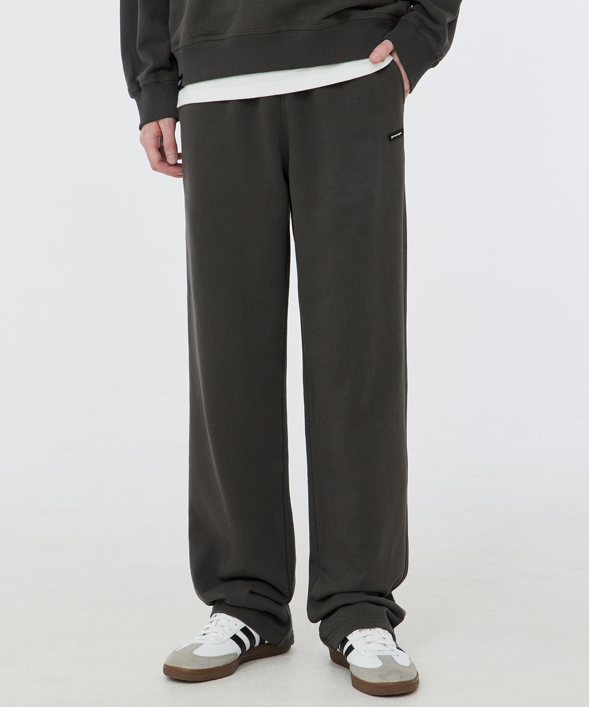 그루브라임(GROOVE RHYME) BASIC LOGO STRAIGHT PANTS (CHARCOAL) [LRSFCPA705M]