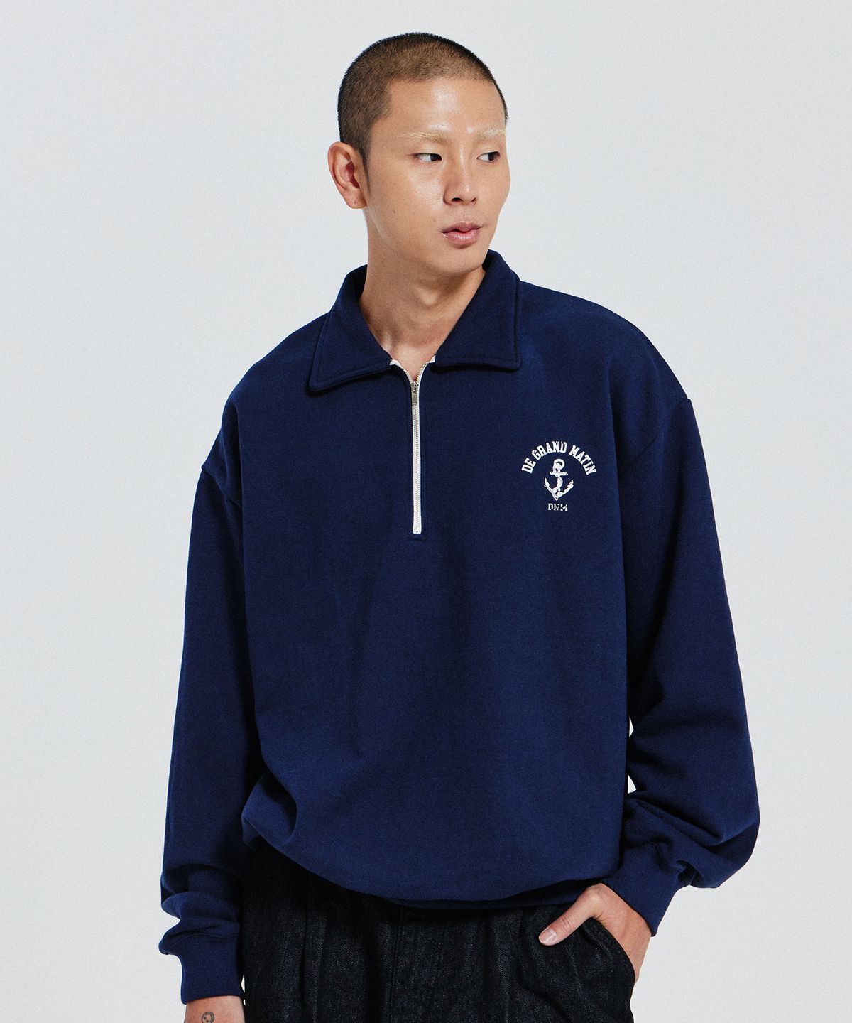 디 그랜드 마틴(DE GRAND MATIN) V.HEAVY HALF ZIP-UP SWEAT LOGO_NAVY
