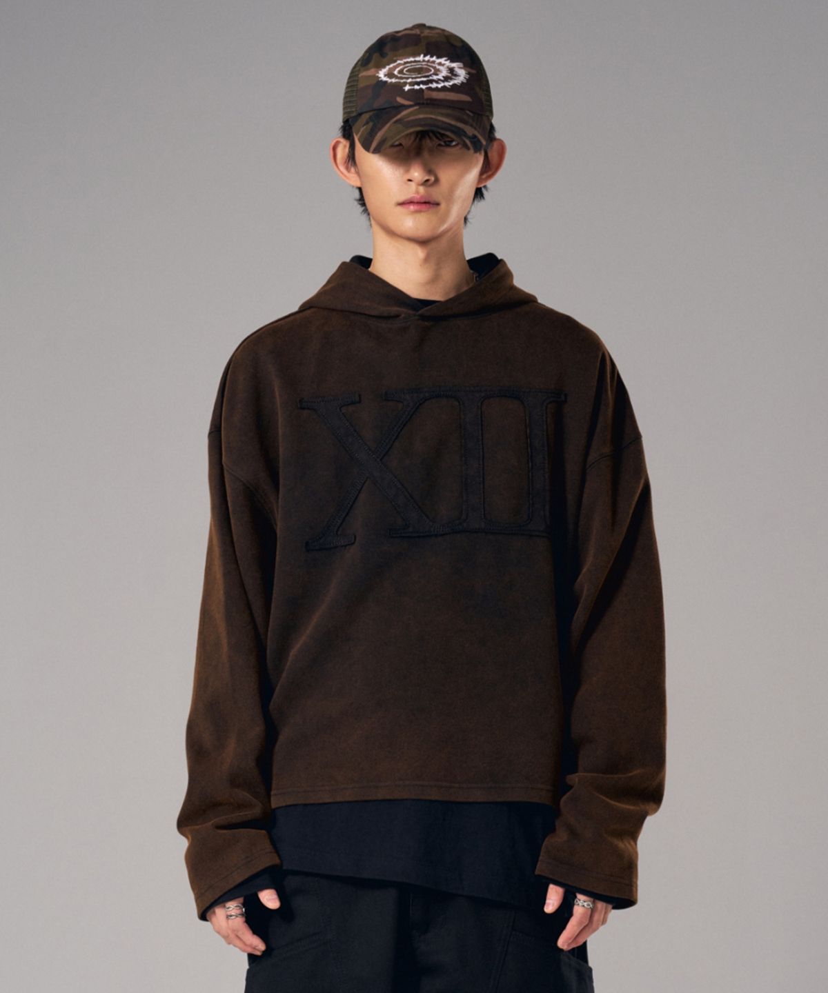 아이돈워너셀(IDWS) XII Applique Sleeve Hoodie Black