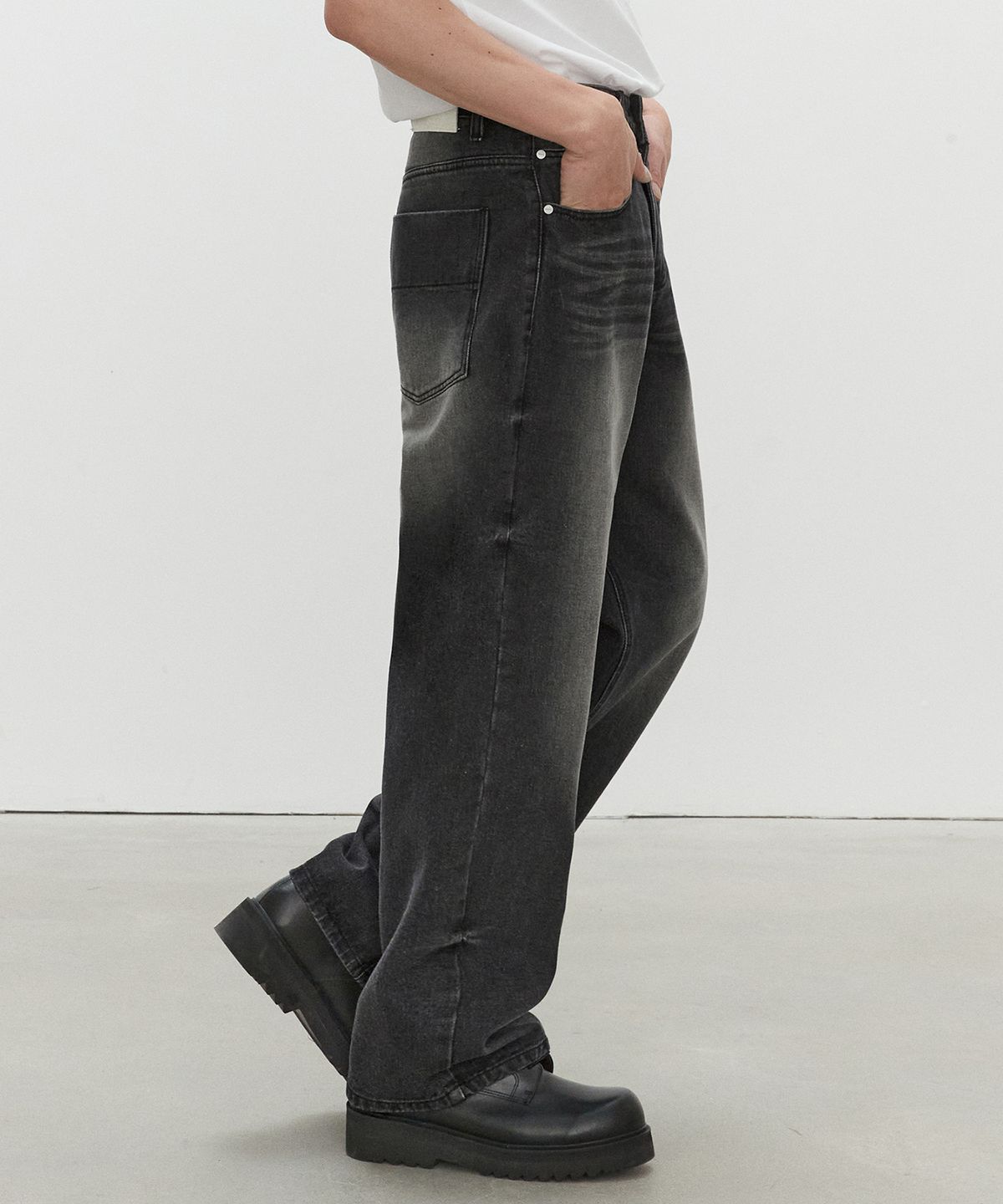 데케트(DECET) Mid Rise Wide Jeans DCPT027HLBlack