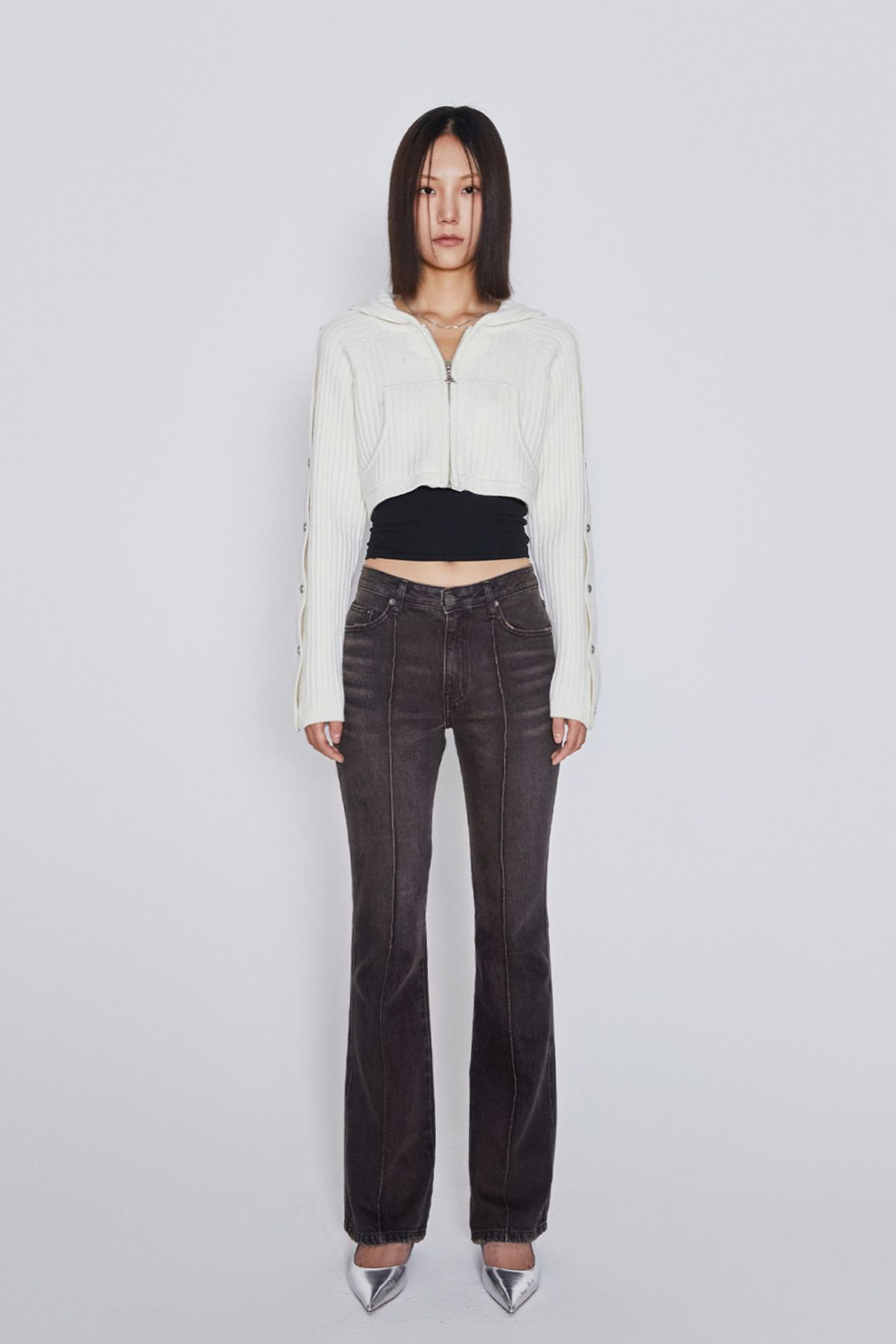 애프터아워즈(AFTERHOURS) DENIM PINTUCK BOOTSCUT PANTS (BROWN)