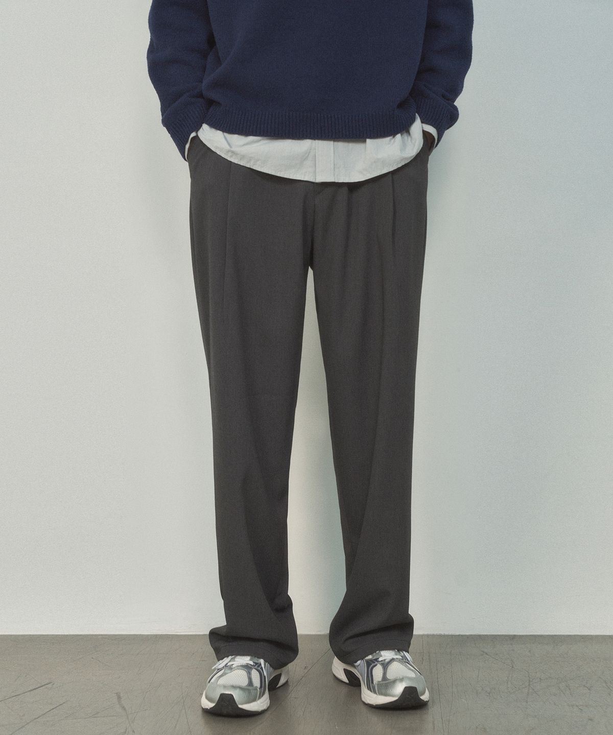 하프크라이즈 레이아웃(HALBKREIS LAYOUT) P10029 Wool wide slacks_Charcoal