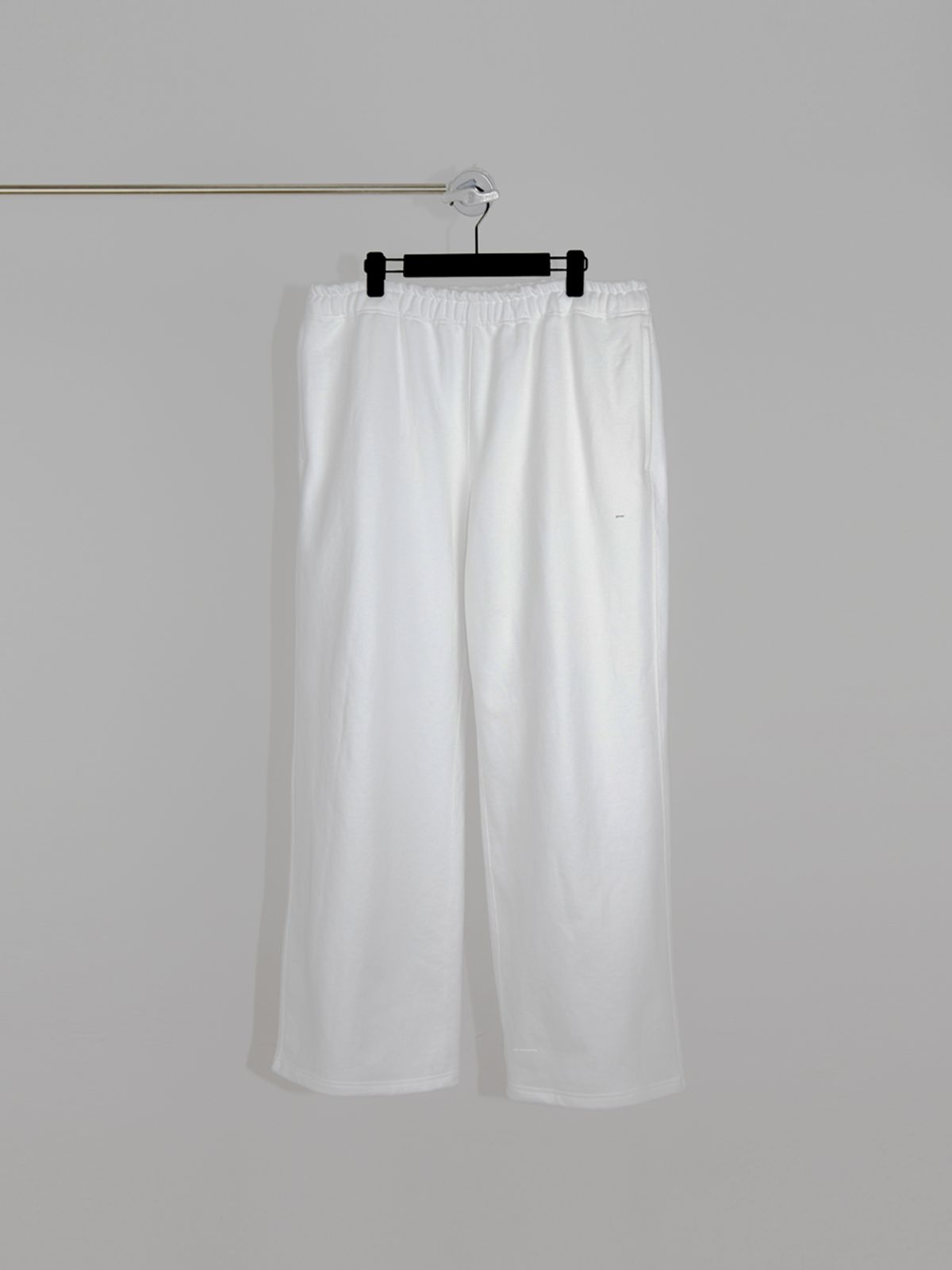 고저(GOZER) WIDE TRAINER SWEAT PANTS