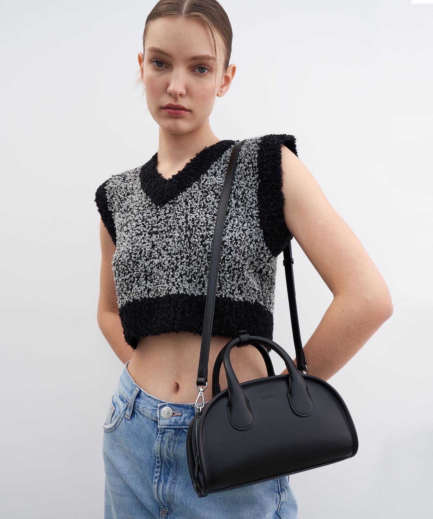 MUNIER★韓国★人気バッグブランド★TACO BOWLING BAG_2COLORS MUSINSA | MUNIER Taco Bowling Bag - Black