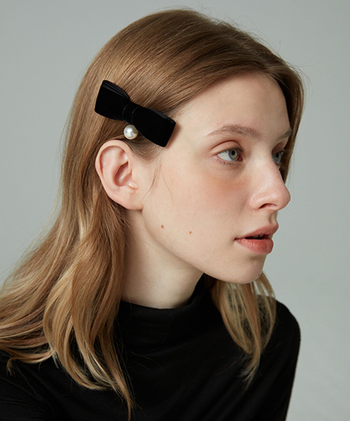 삭스어필(SOCKS APPEAL) velvet ribbon pearl hair pin black