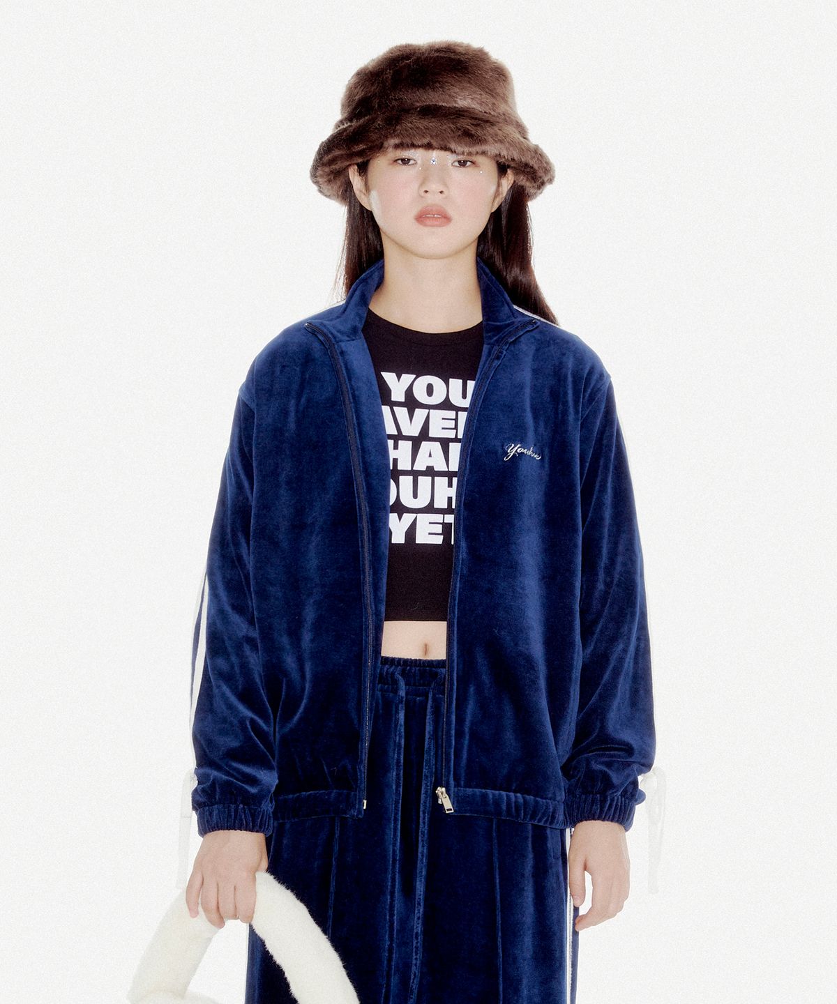유희(YOUHEE) VELOUR TRACK TOP NAVY