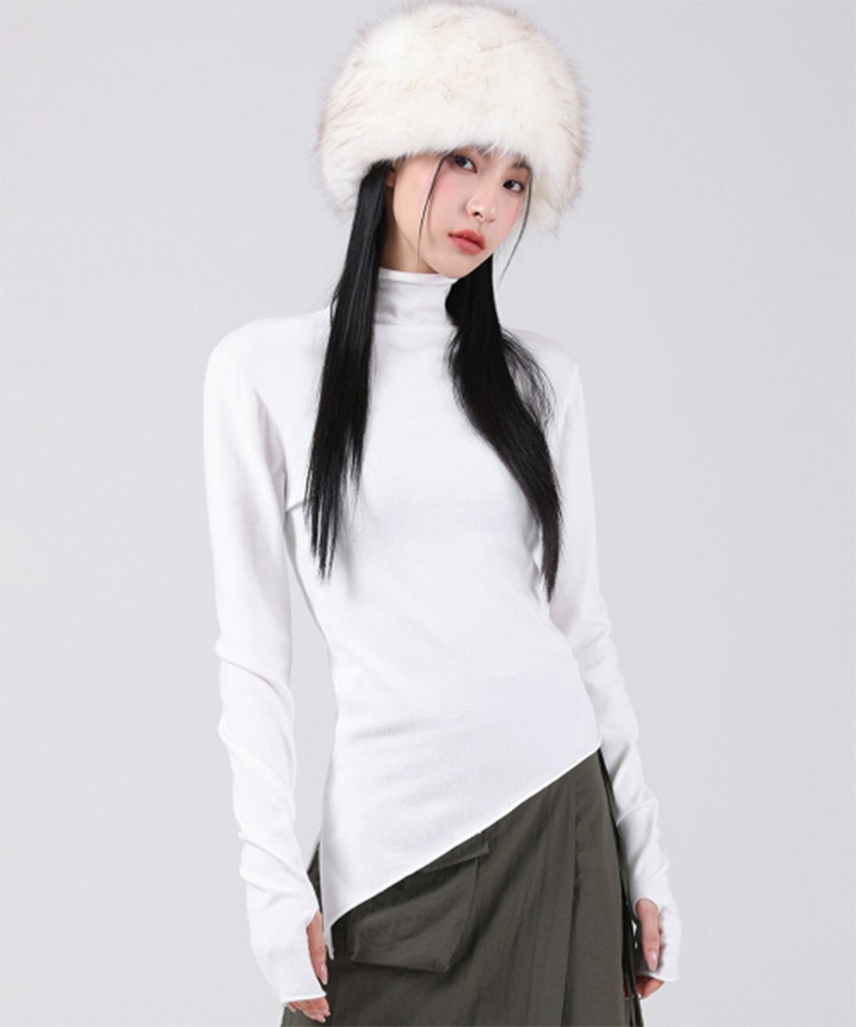 어반드레스(AVANDRESS) Diagonal Turtleneck Knit WHITE