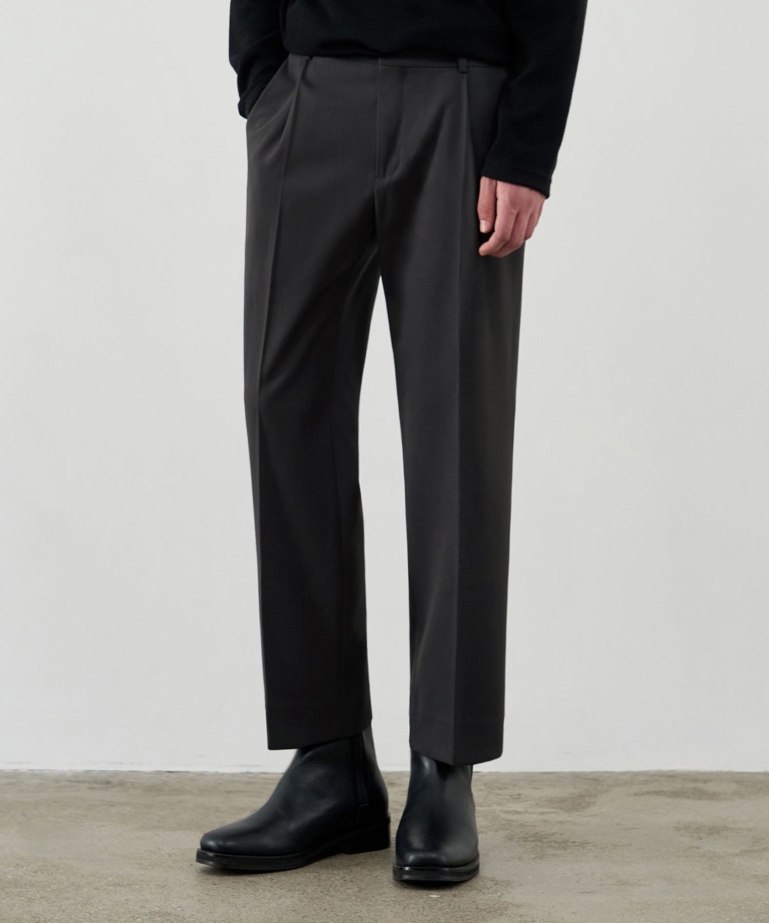 MUSINSA | DRAW FIT Moz Wool Relaxed Chin Slacks [CHARCOAL]