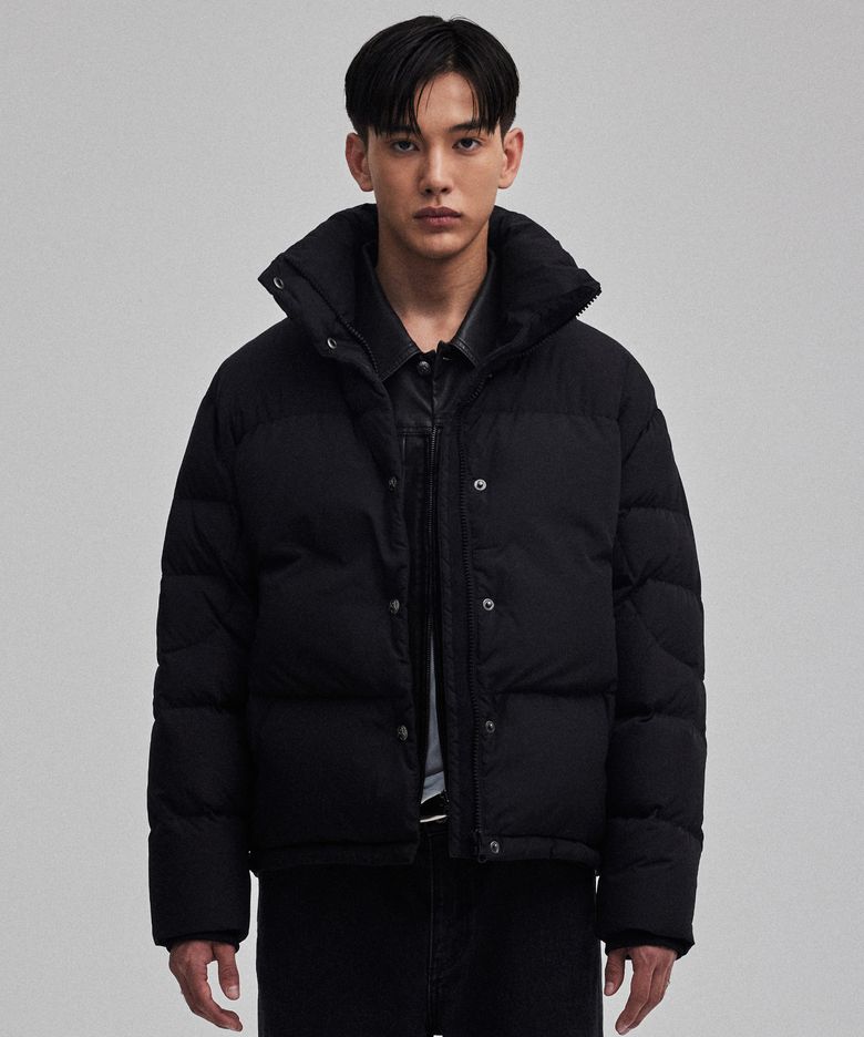 [COVERNAT X WRANGLER] 하이넥 콜라보 아트웍 덕 다운 블랙