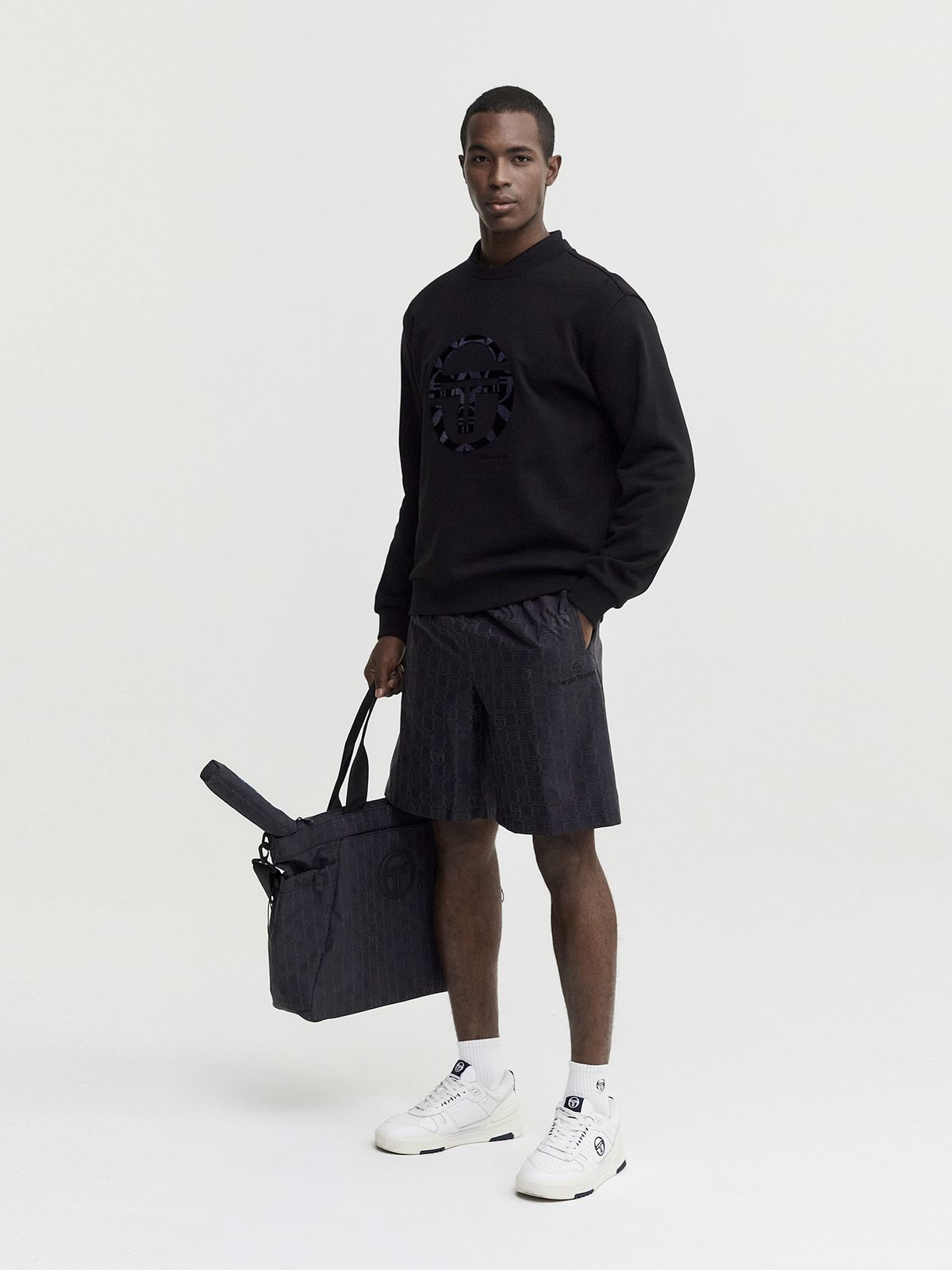세르지오 타키니(SERGIO TACCHINI) M 데일리 우븐 모노그램 숏 팬츠 (Black)