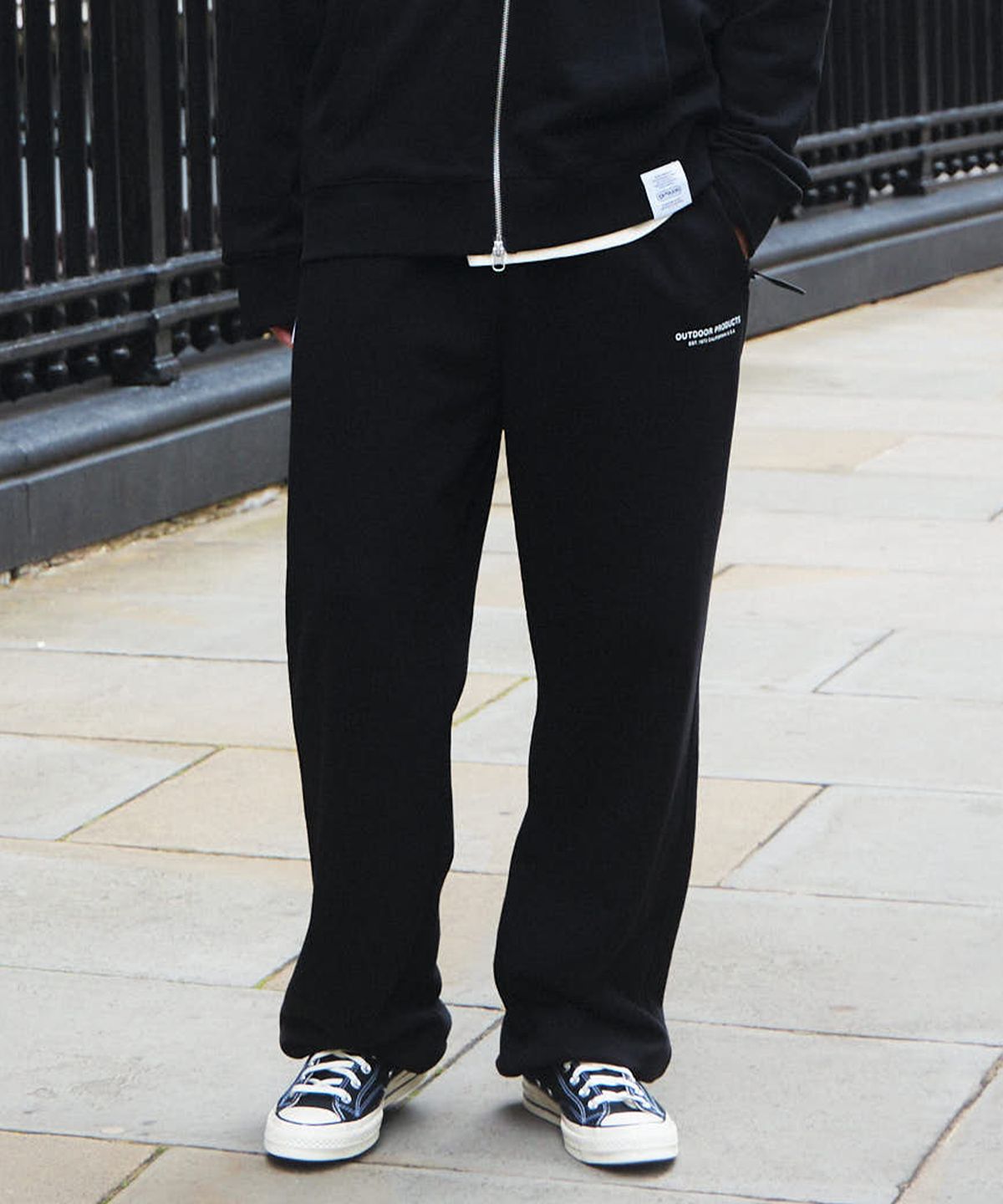 아웃도어 프로덕츠(OUTDOOR PRODUCTS) 레이아웃 로고 스웻팬츠 LAYOUT LOGO SWEATPANTS