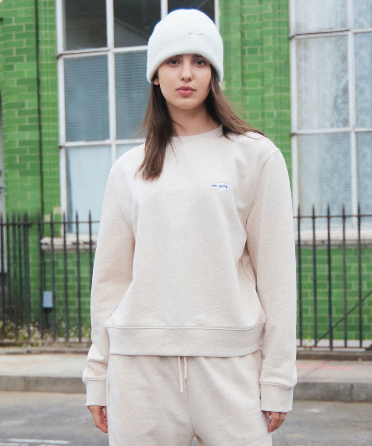 아웃도어 프로덕츠(OUTDOOR PRODUCTS) 스몰로고 여성 스웻셔츠 SMALL LOGO WOMENS SWEATSHIRT