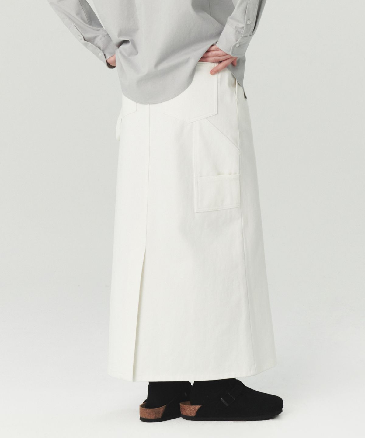 르바(LEVAR) Garment Dyeing Cotton Carpenter Skirt - Warm White