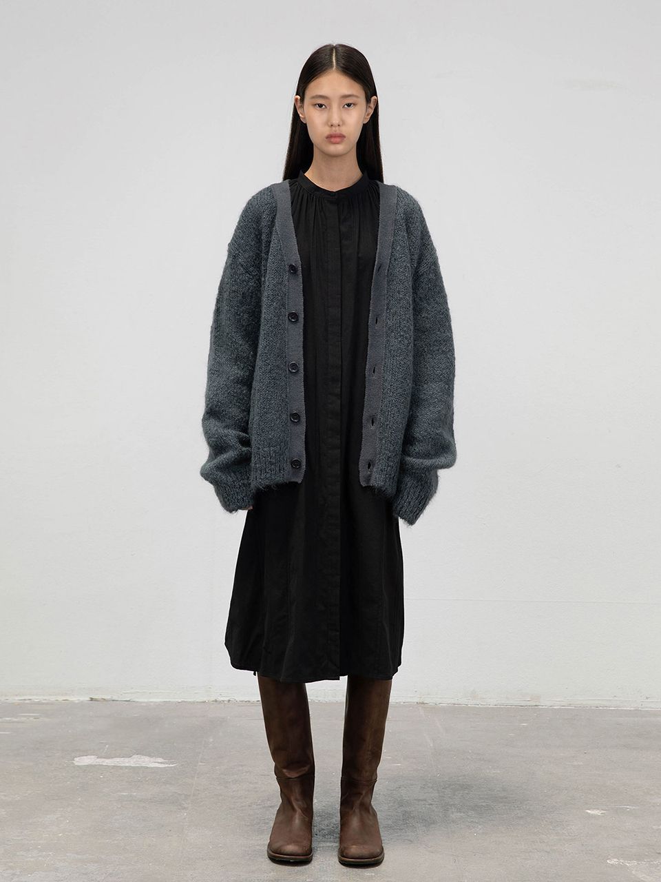 MUSINSA公式 | AMOMENTO GRANDPA CARDIGAN (3 COLORS)