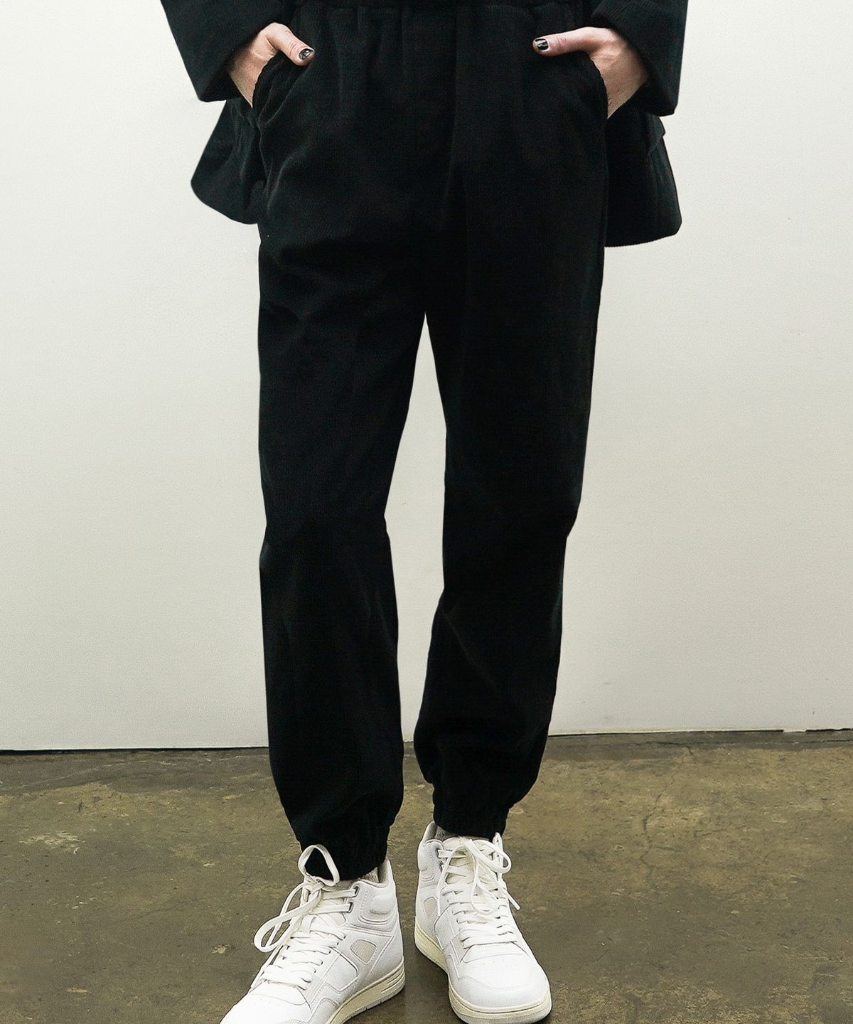 언티지(UNTAGE) 코듀로이 트랙 팬츠[Black(UNISEX)]_UTP-FP91