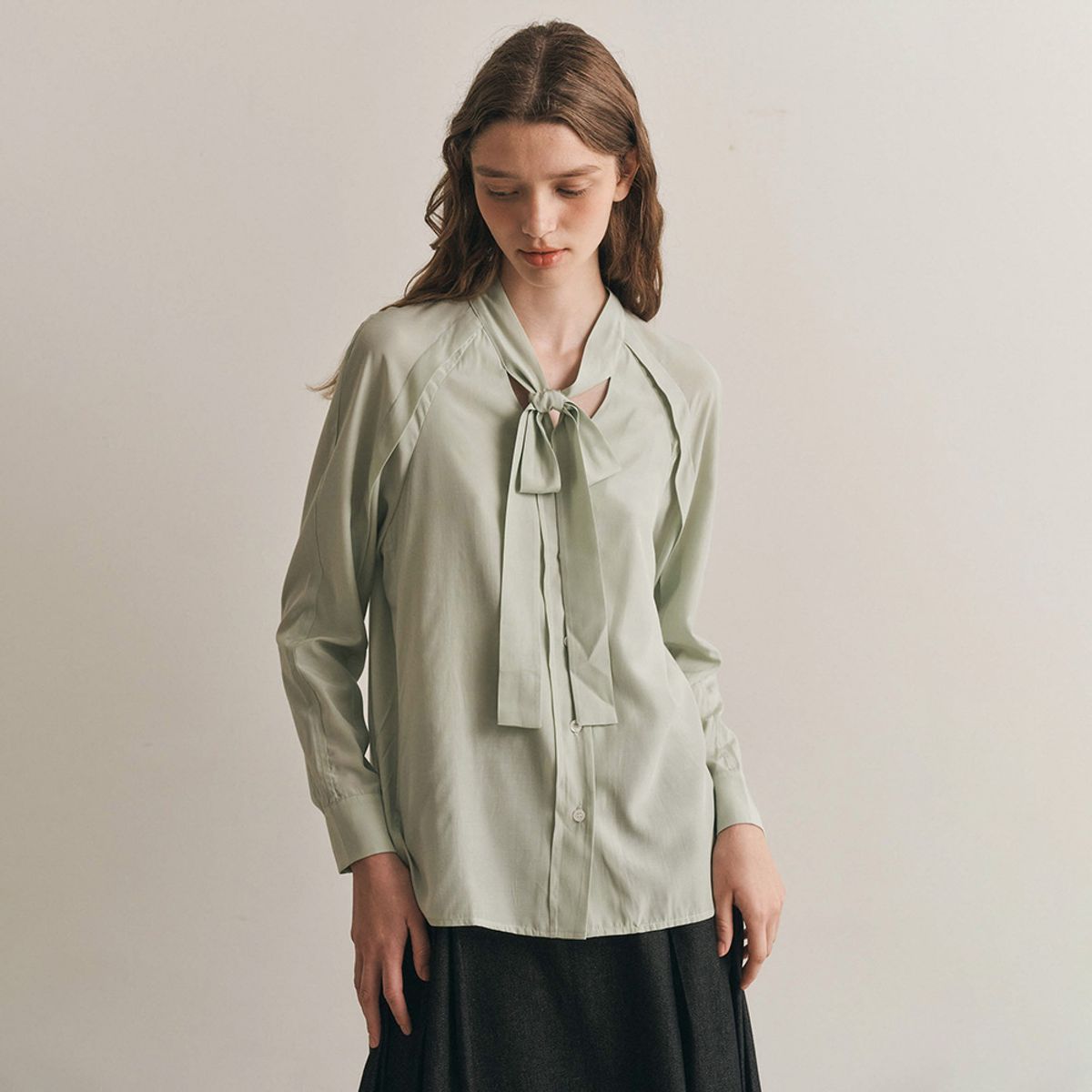 웬스데이딜라잇(WEDNESDAY DELIGHT) WD_String ribbon v-neck blouse_MINT