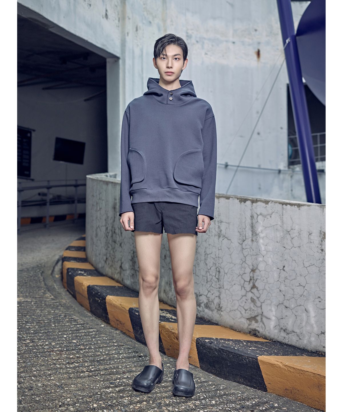 발로렌(VALOREN) Out Pocket Hood Sweatshirt