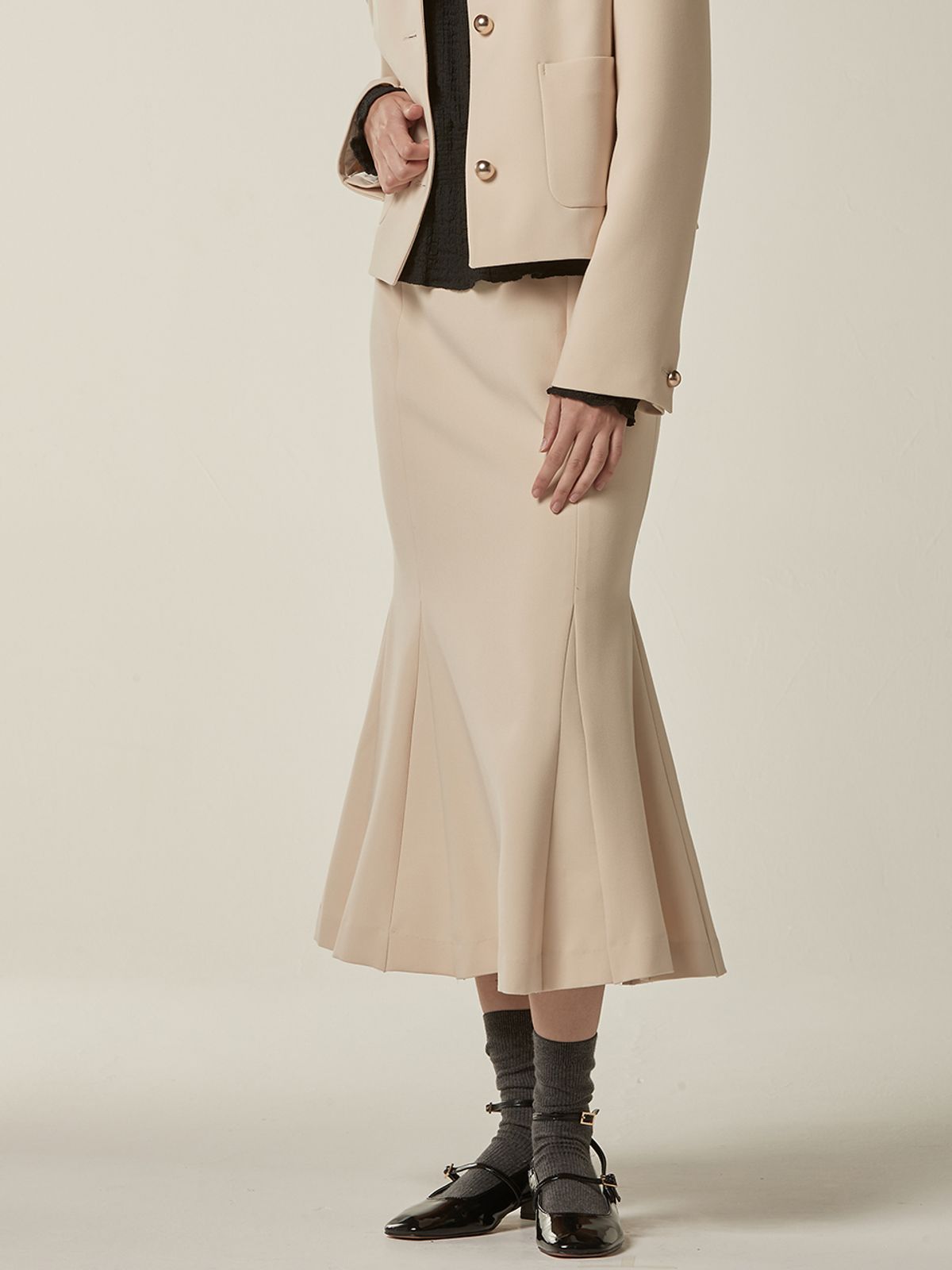 비뮤즈맨션(BEMUSE MANSION) Maret mermaid skirt - Cream beige