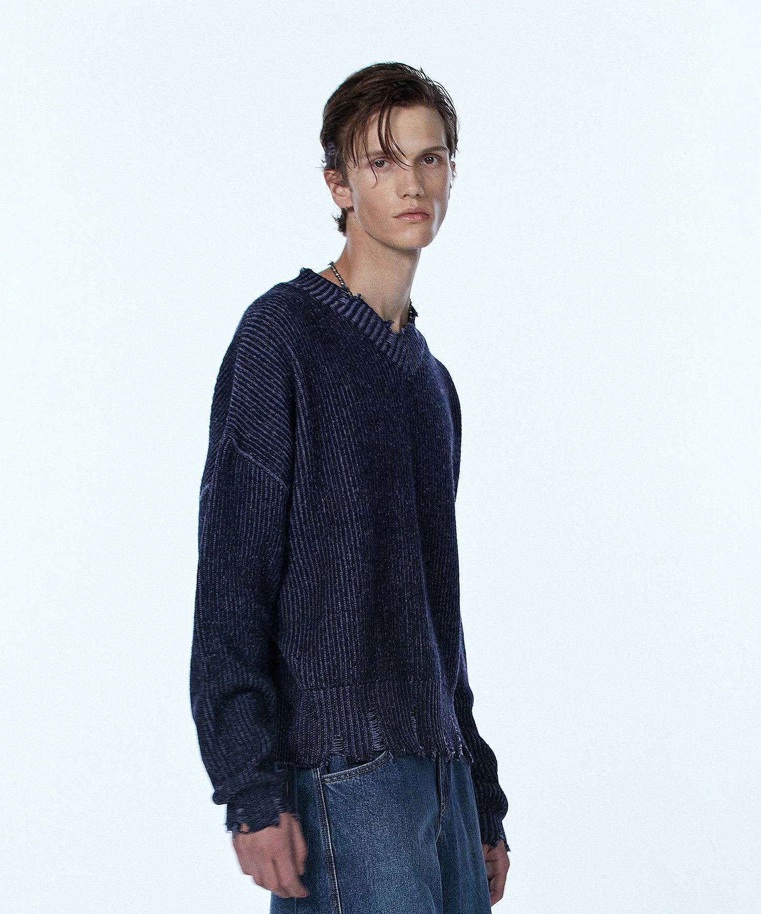 MUSINSA公式 | WOOALONG V-neck damage knit - NAVY
