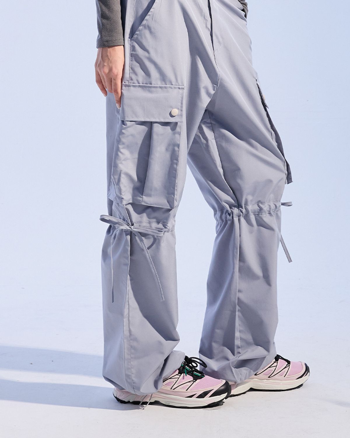 모아(MOAA) 나일론 리본 카고 팬츠 (FOG BLUE)
