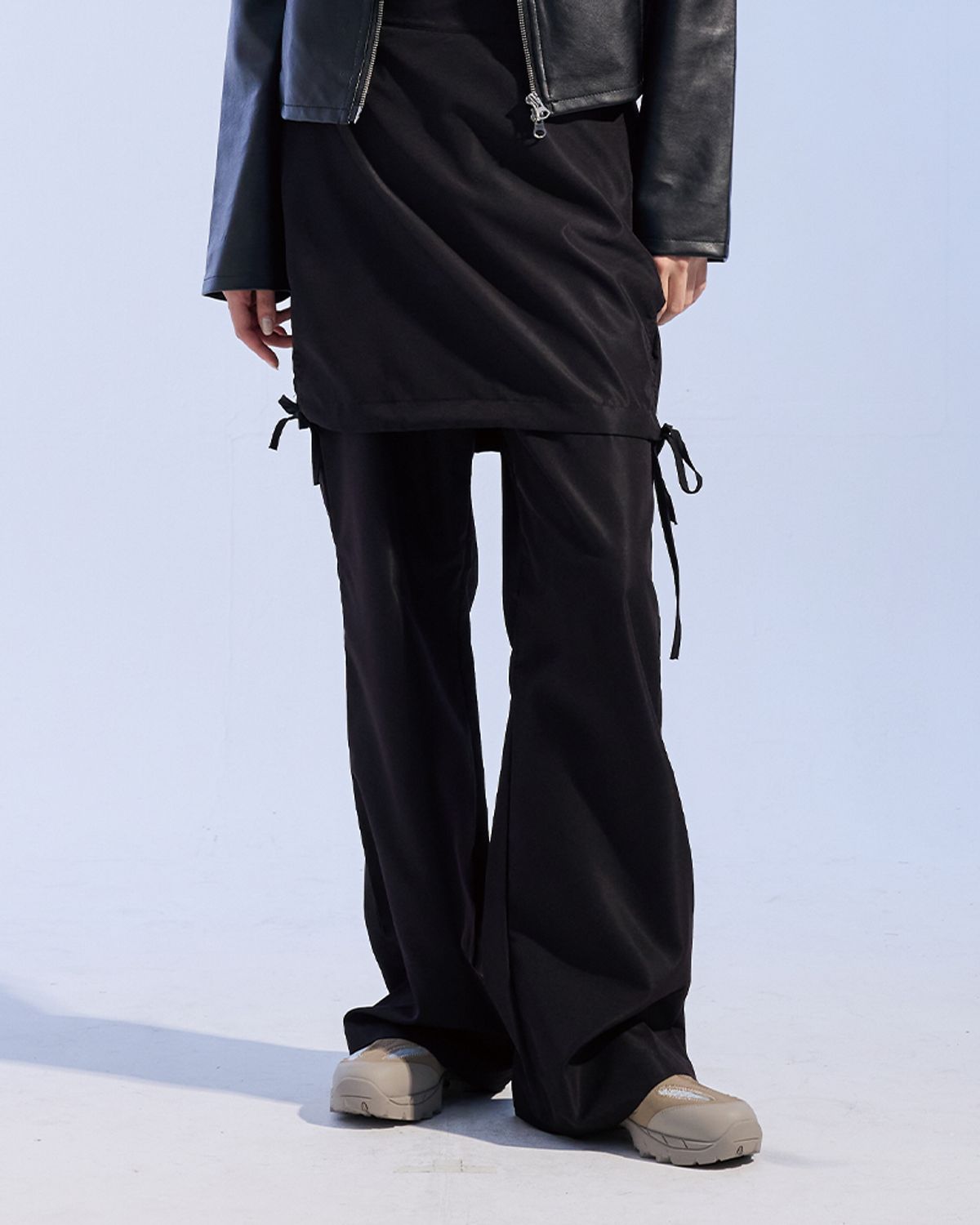 모아(MOAA) 랩 스커트 부츠컷 트라우저 (BLACK)