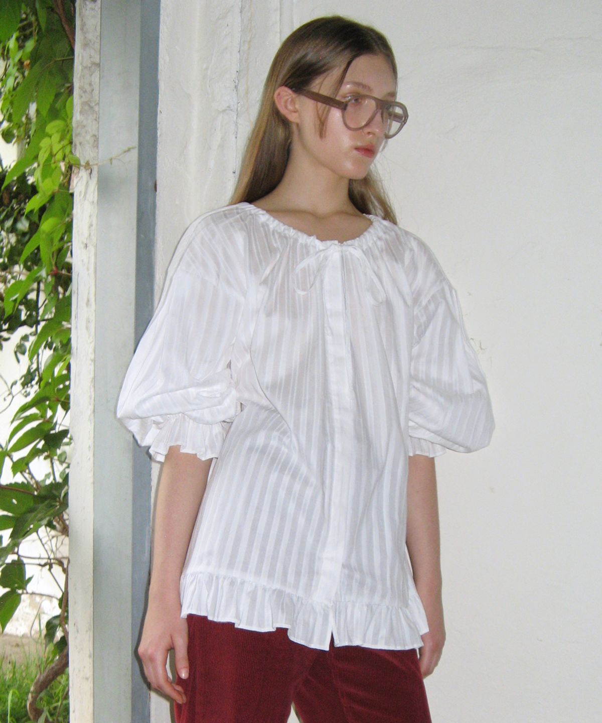 시눈(SINOON) PUFF SHIRRING STRIPE BLOUSE (WHITE)