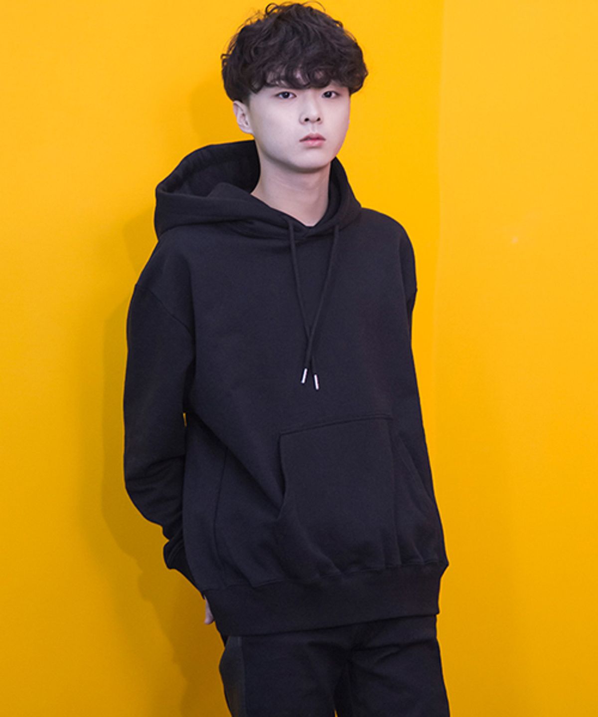 크리스첼로(CRISCELO) 기모 무지 오버핏 후드 (BLACK)
