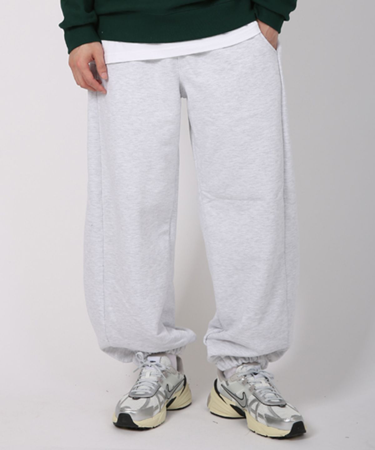 포윗(POWIT) 사이드턱 조거 이지 트레이닝 스웨트팬츠(화이트멜란지)