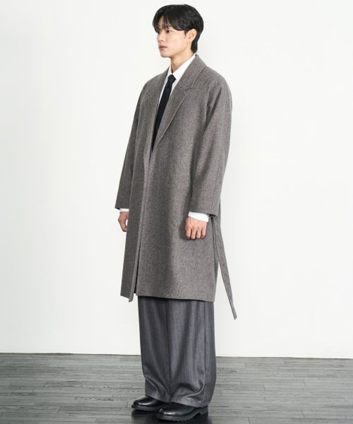 프레리(PRAIRIE) 라이트 메리노 울 오버핏 로브 롱코트 (HERRINGBONE CHARCOAL)