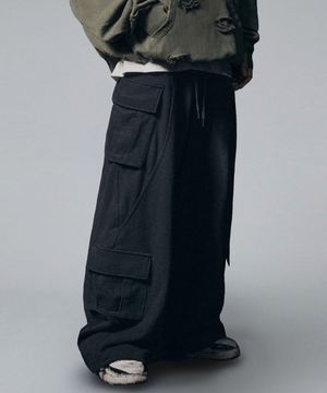 Incision Multi Cargo Sweat Pants - Black