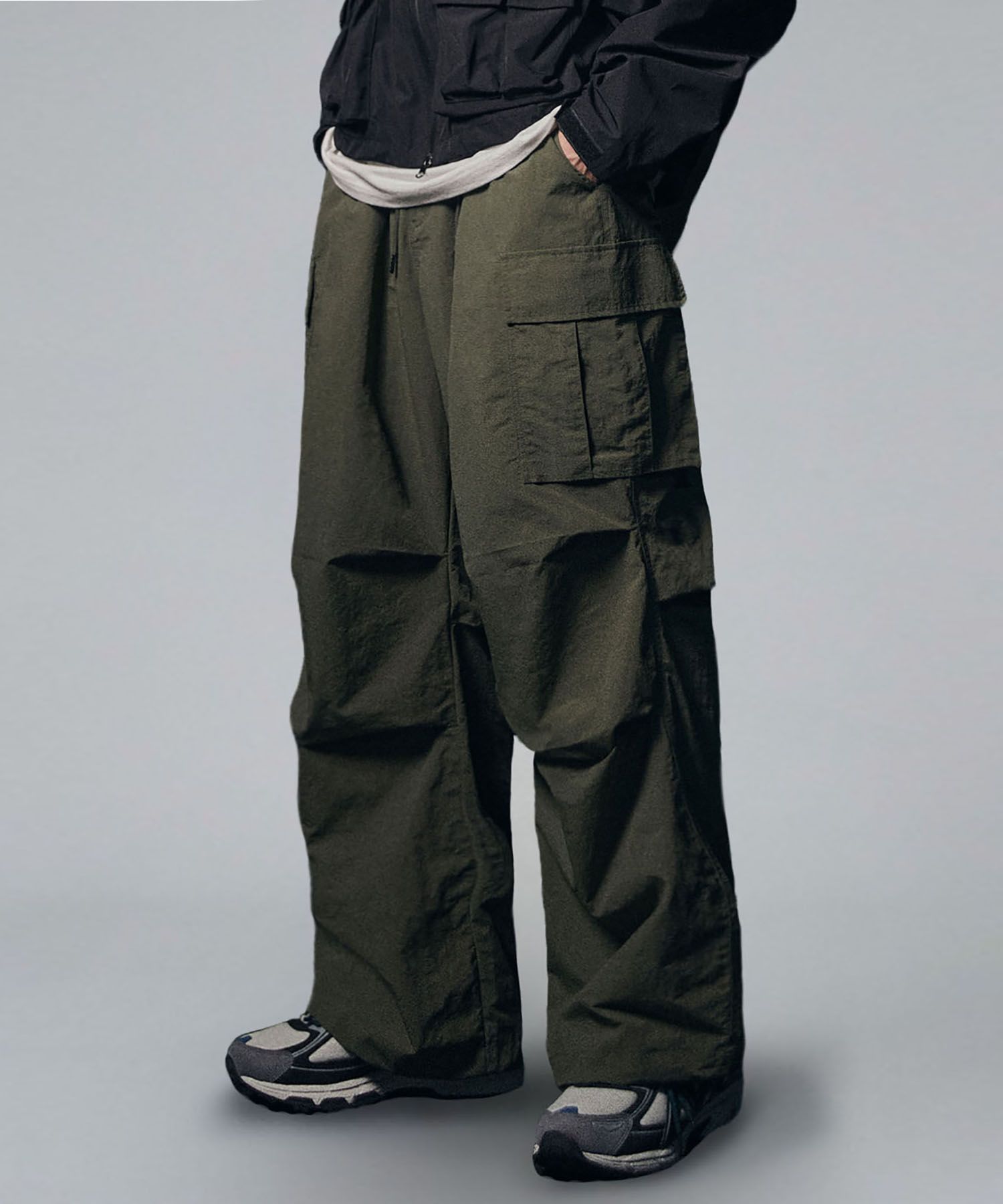 デニム・ジーパン NOT4NERD Parachute Nylon Cargo Pants Light Khaki PT085LKH Parachute Nylon Cargo Pants - Light Khaki - NOT4NERD