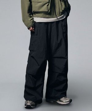 Parachute Nylon Cargo Pants - Black