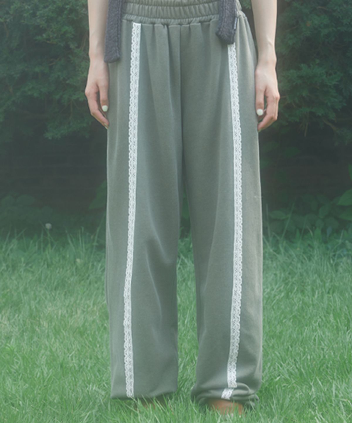 지제뮤지엄(ZIZEMUSEUM) LACE  PIGMENT PANTS (KHAKI)