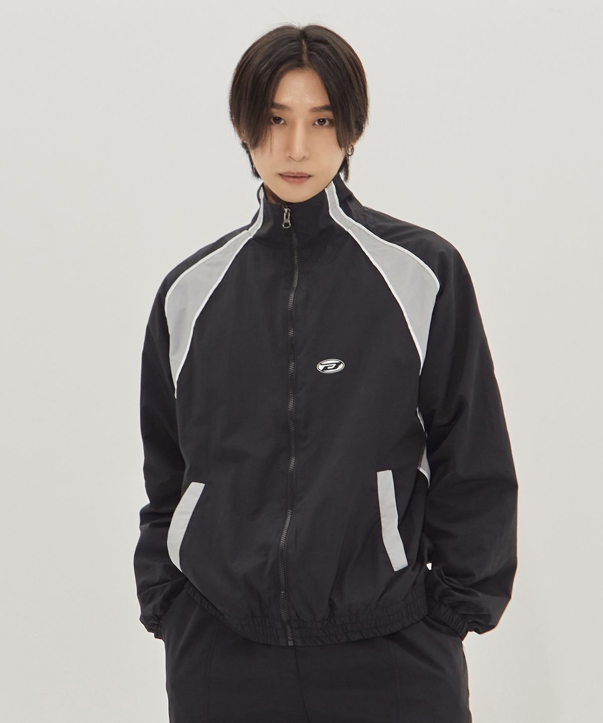 본챔스(BORN CHAMPS) CHMPS 스포티 로고 트랙 자켓 B23FT19BK