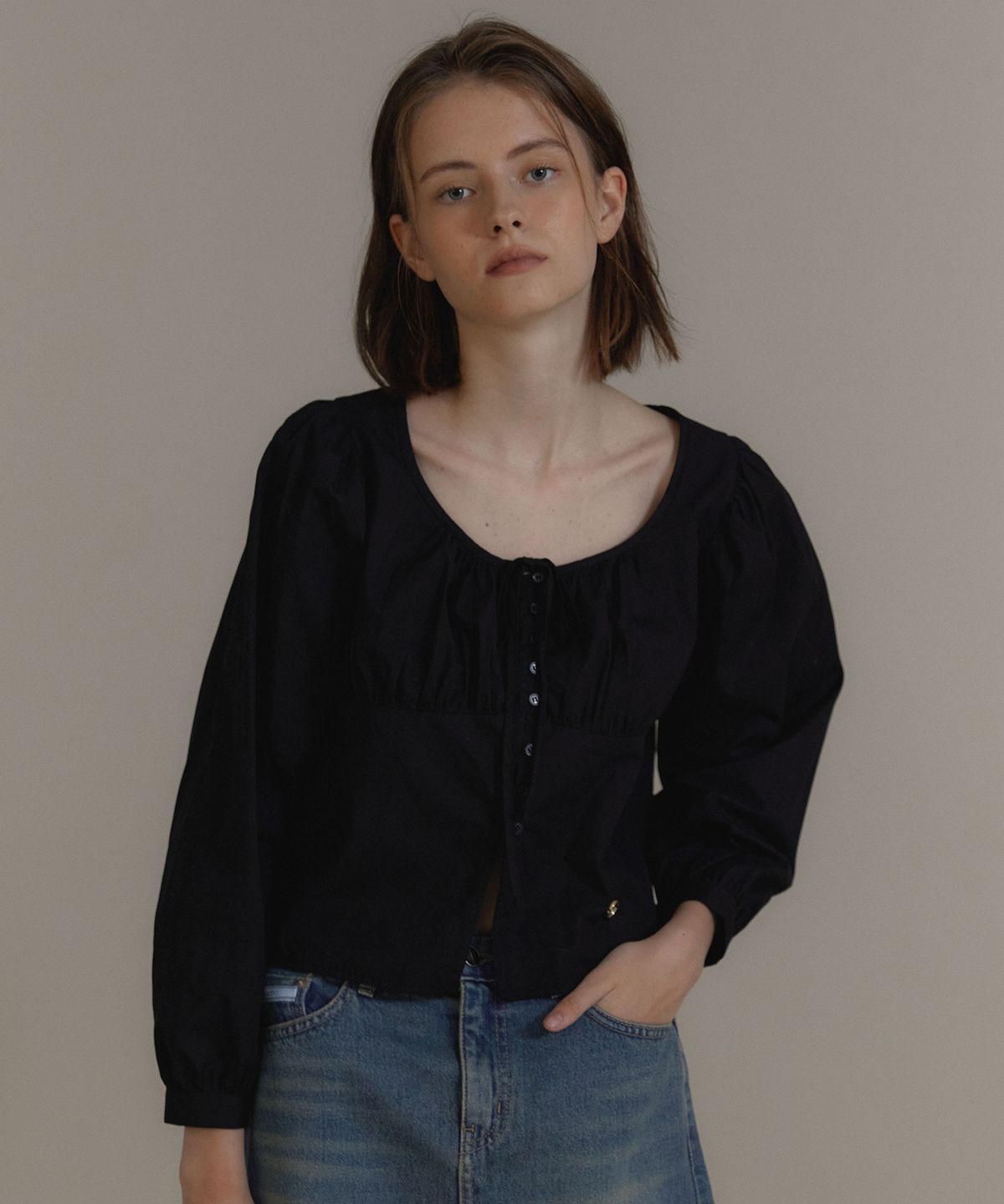 아노에틱(ANOETIC) ANC LONG SLEEVE RIBBON PUFF BLOUSE_BLACK