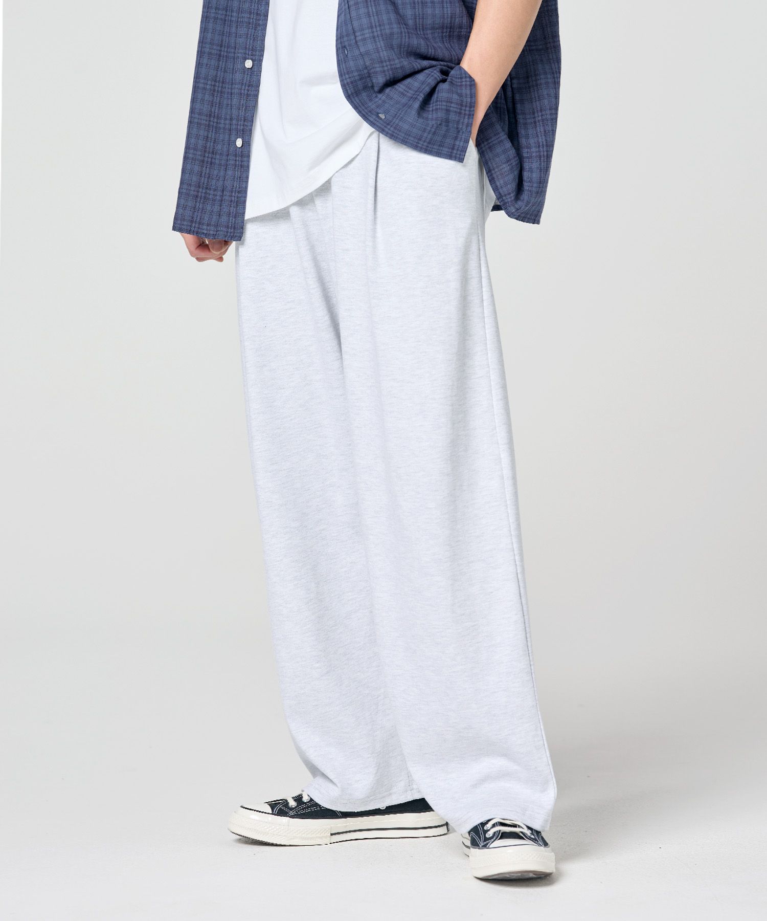 MUSINSA | AGOD One tuck wide sweat pants - white melange