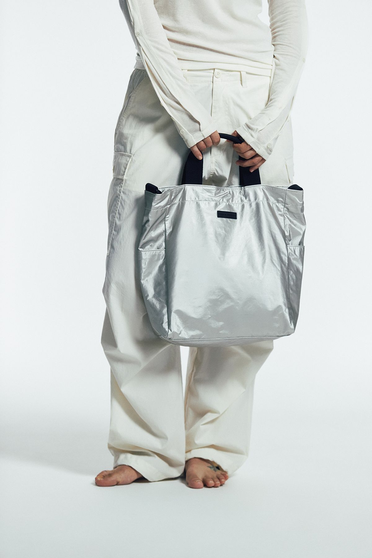 탭앤쉬프트(TAB N SHIFT) Chelsea Tote Bag - Silver