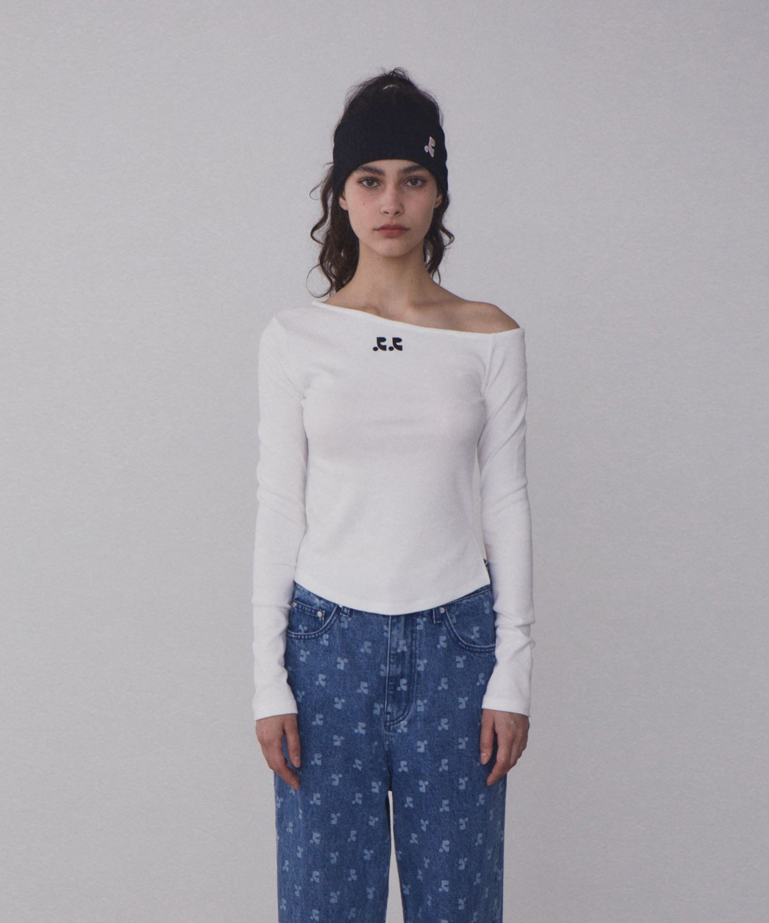 【Rest&Recreation】24HS★UNBALANCED SLEEVE TOP Designer fashion, Seoul-fully created | W Concept