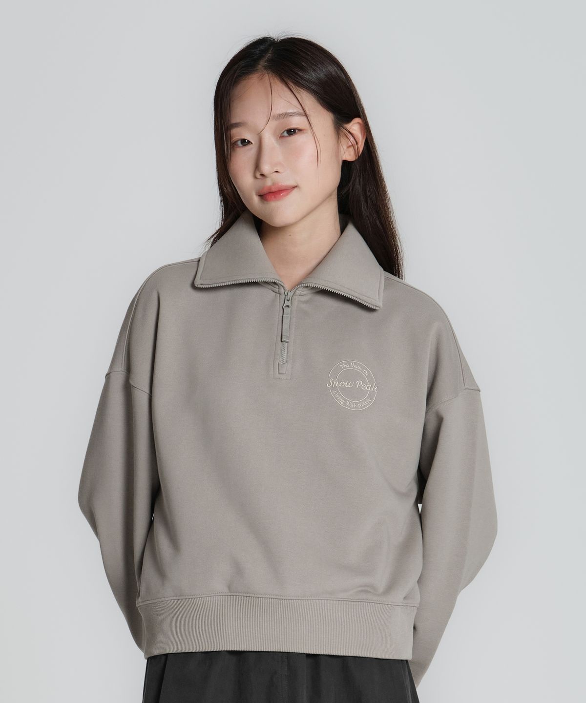 스노우피크 어패럴(SNOWPEAK APPAREL) 랜드 우먼스 세미크롭 기모 하프집업 Beige Gray (S23FWFZT61)