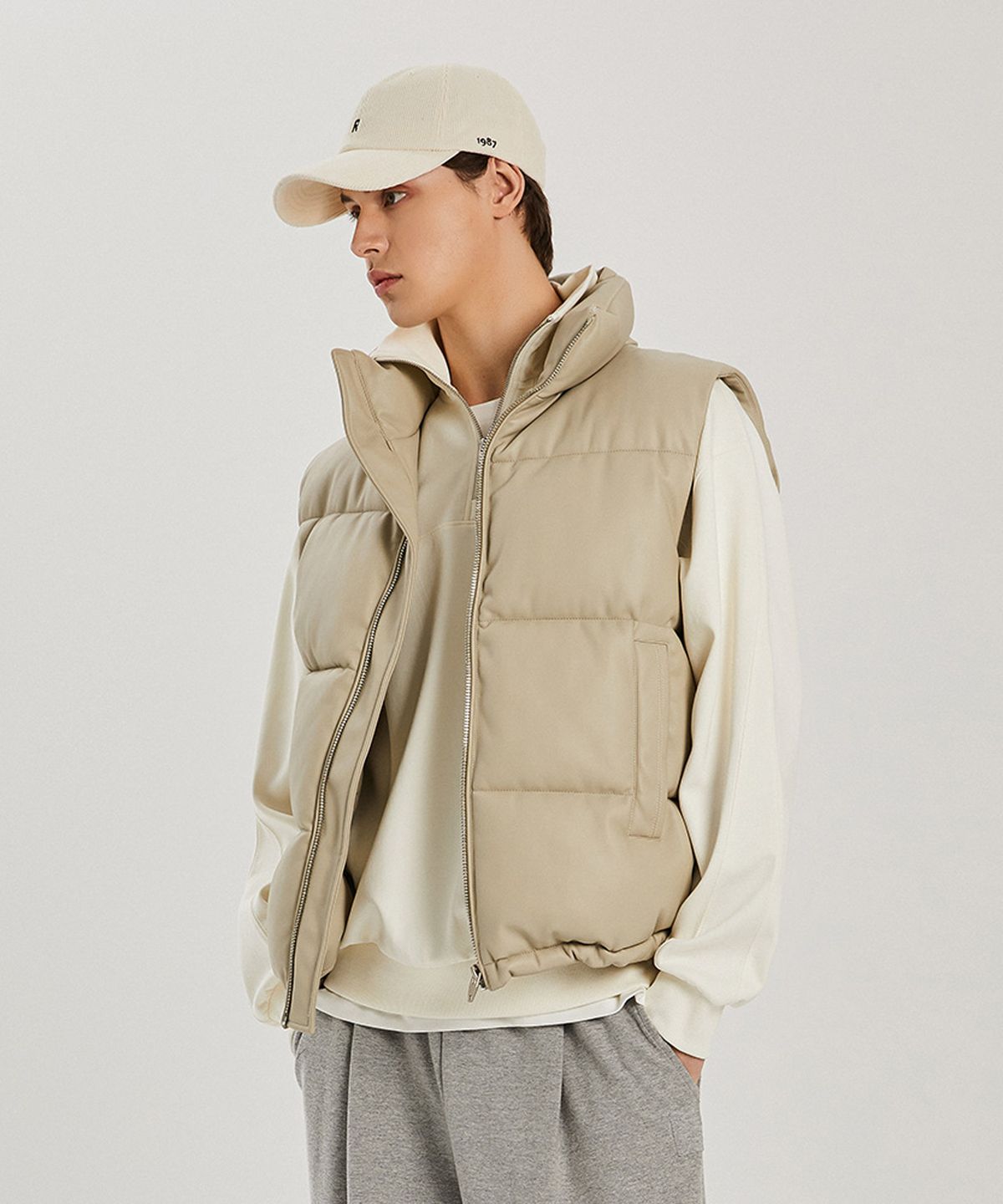 애드호크(ADHOC) 남여공용 인조 가죽 패딩 베스트 (BEIGE) (HZAVE80-25)